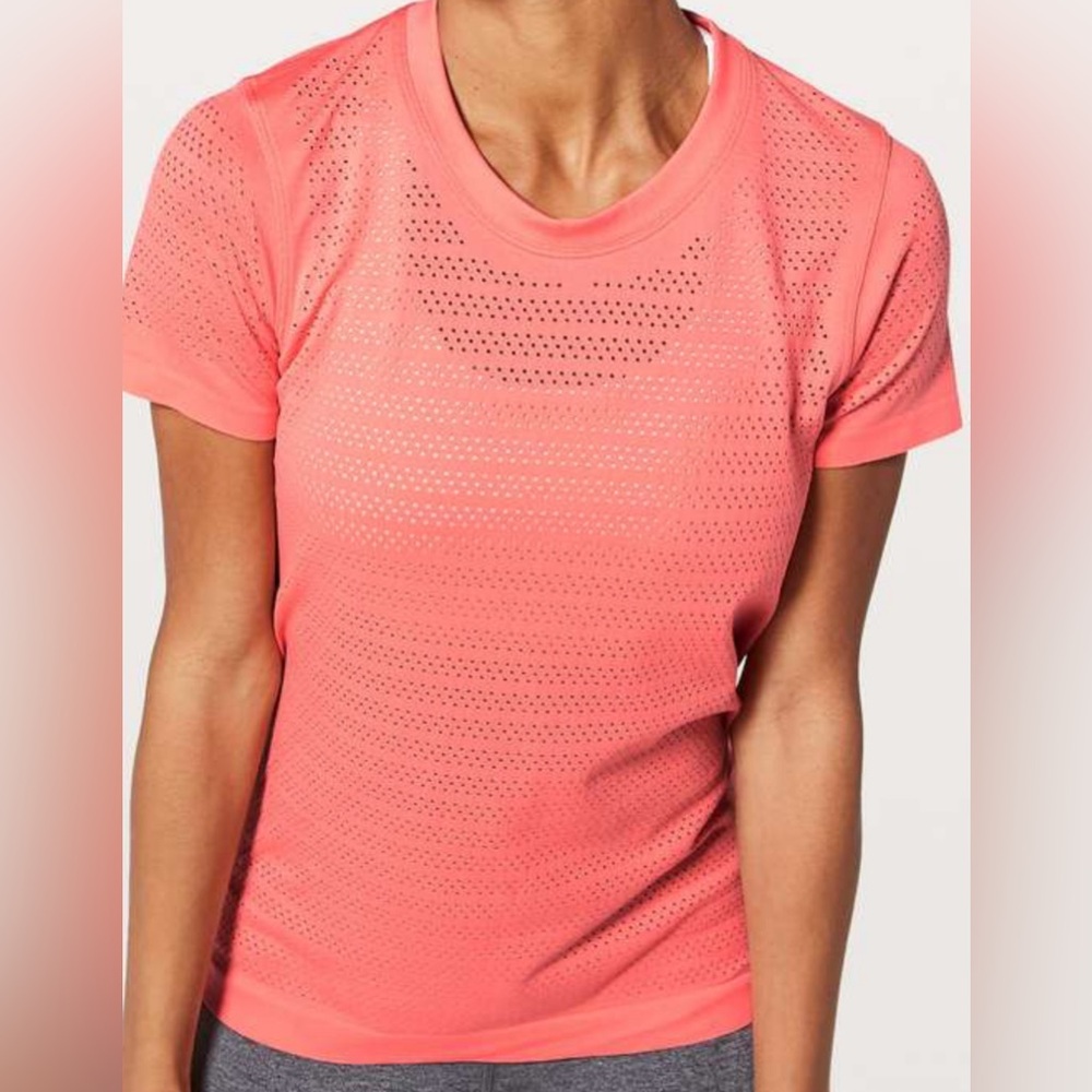 LULULEMON Size 4 Breeze By Short Sleeve *Squad in Light Coral